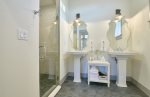 Double pedestal sinks in Bathroom 2